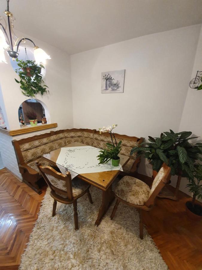 Apartman Noa Knin Exteriör bild
