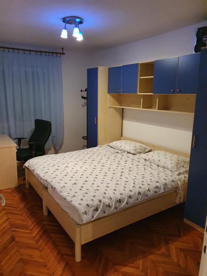 Apartman Noa Knin Exteriör bild