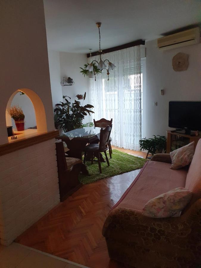 Apartman Noa Knin Exteriör bild