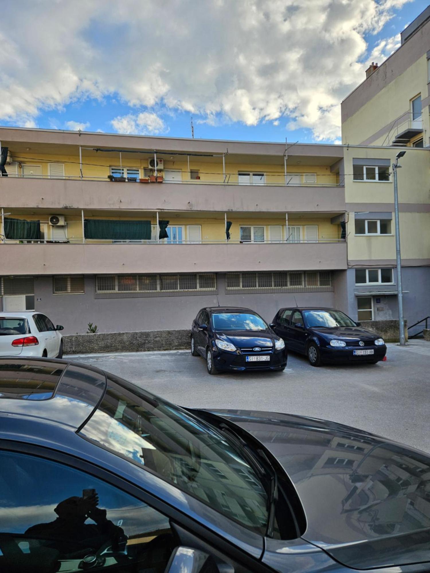 Apartman Noa Knin Exteriör bild
